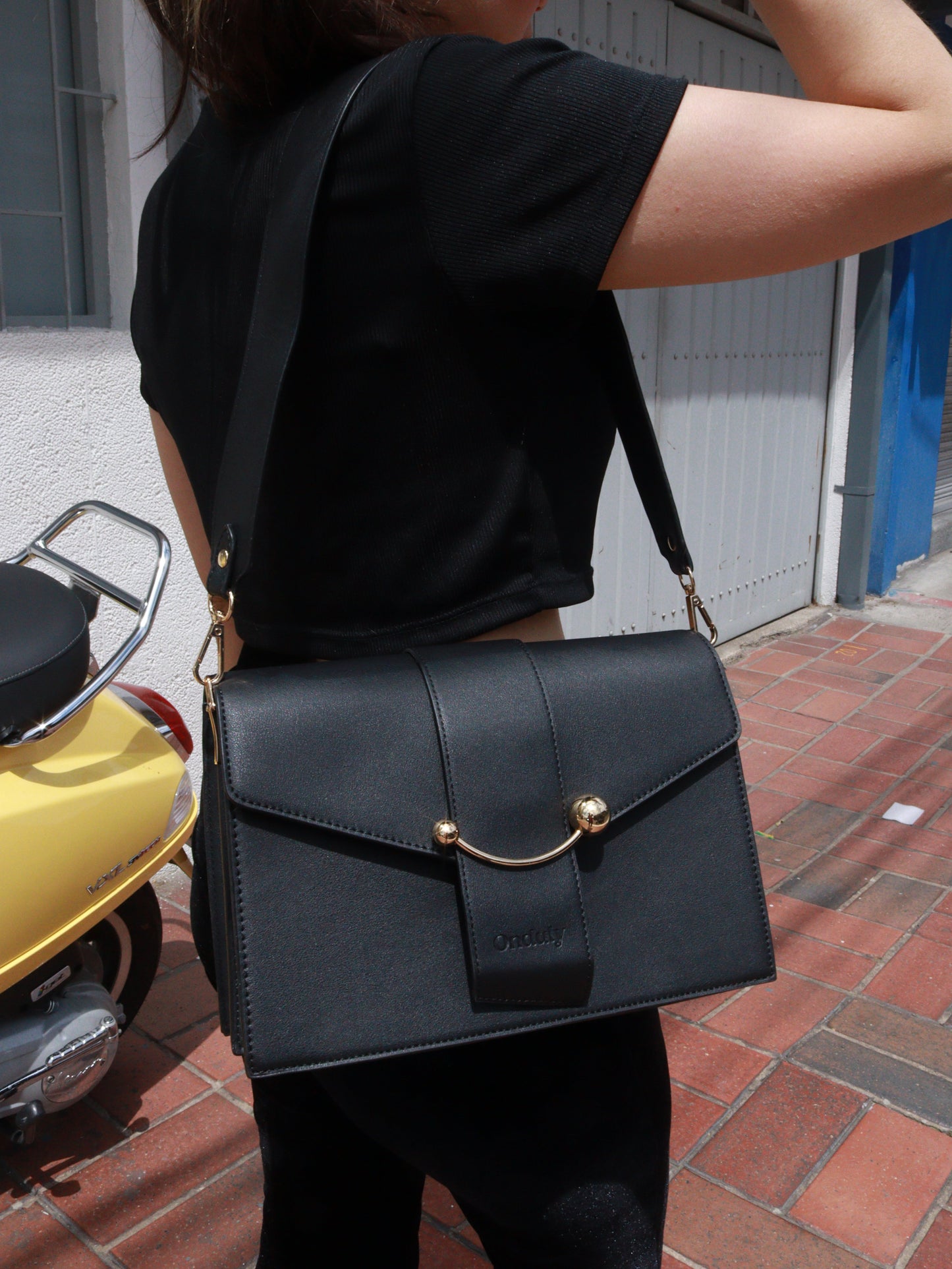 gid://shopify/MediaImage/25707570495558